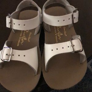 Salt water toddler sandals “surfer” size 8